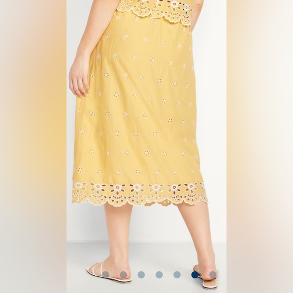 Old Navy Butter Yellow Eyelet Cotton Pull On Midi Skirt Large Cottagecore Dainty - Picture 10 of 10